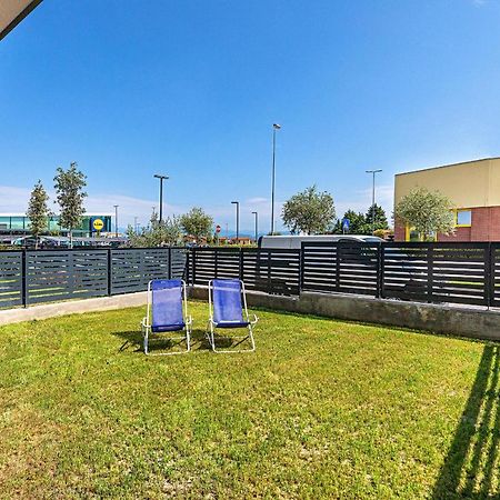 Una Terrazza Sul Lago A2 Con Piscina By Wonderful Italy Leilighet Peschiera del Garda Eksteriør bilde